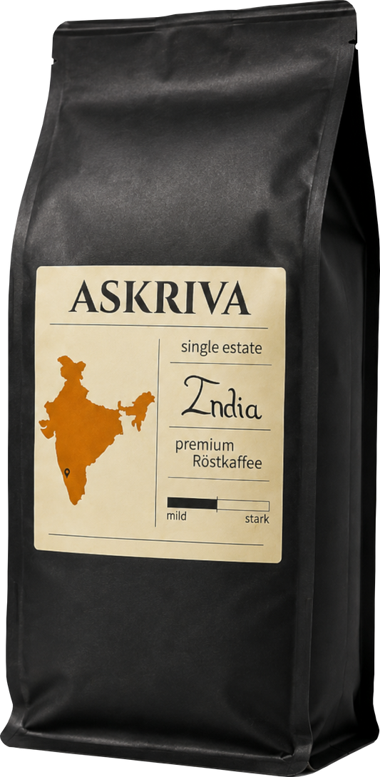 Schwarze Papierverpackung mit beigem Etikette und der Aufschrift premium Röstkaffee
